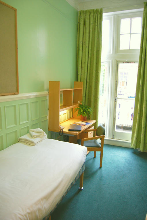 ロンドン Evelyn Gardensホステル 部屋 写真