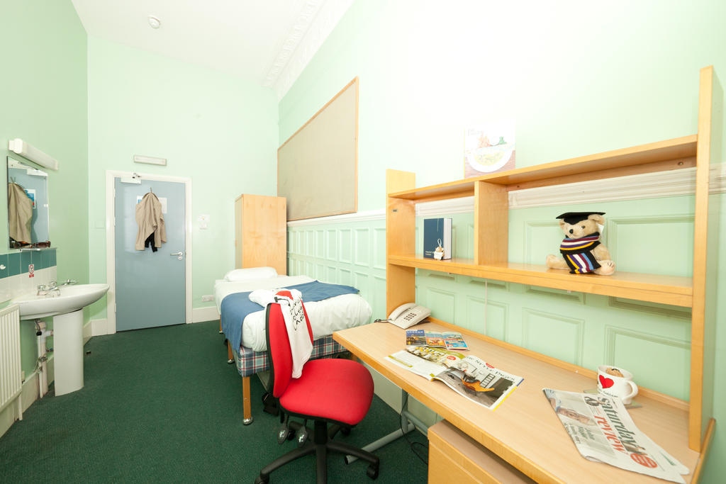 ロンドン Evelyn Gardensホステル 部屋 写真